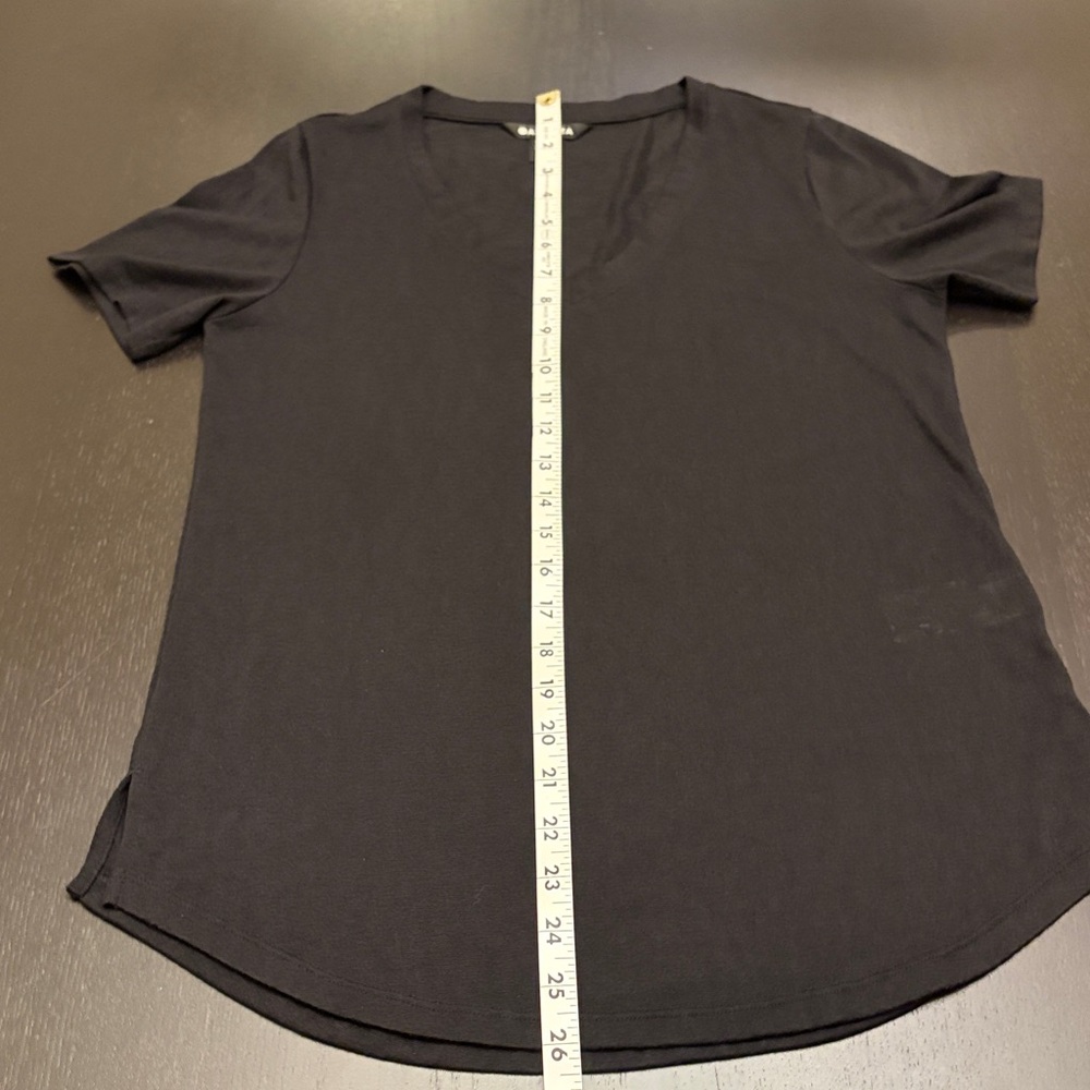 Athleta Women’s Size S V-Neck T-Shirt - Picture 4 of 6